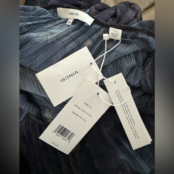 VINCE DECO FLORAL PLEATED BLOUSE - Picture 15 of 17